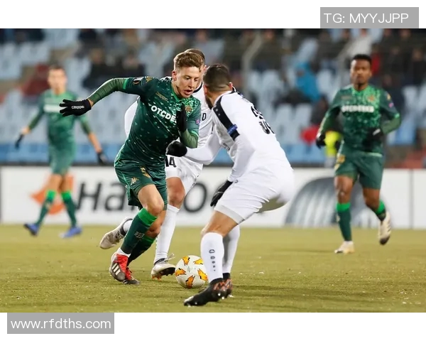 华沙与迪德朗日的精彩对决揭示足球战术与团队合作的魅力