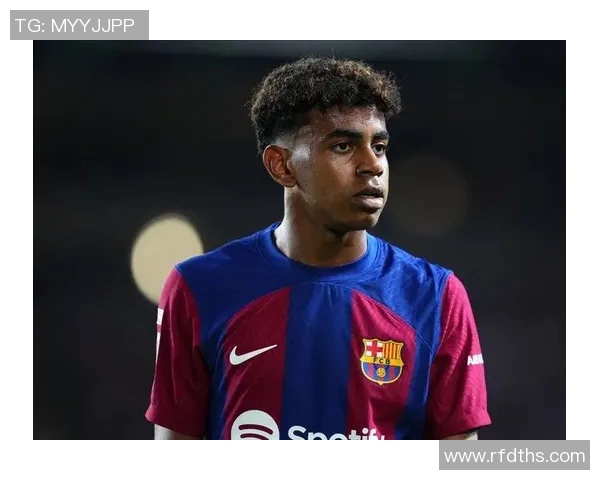 登贝莱在球场上的华丽表现与未来发展潜力的深度分析与展望