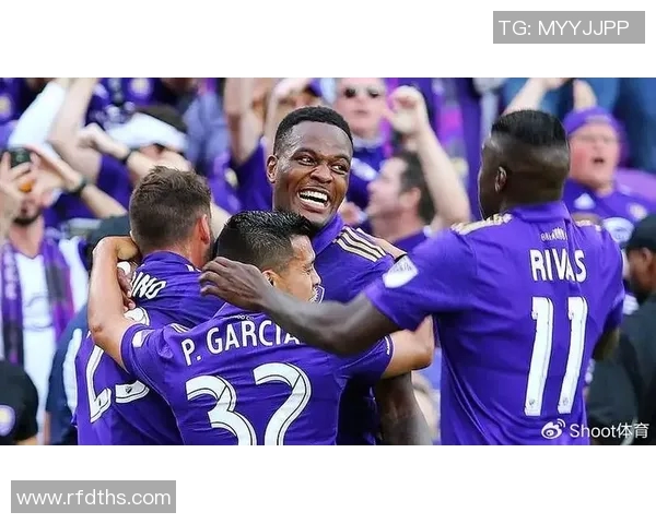 盐城湖与温哥华白帽的精彩对决展现足球魅力与团队精神