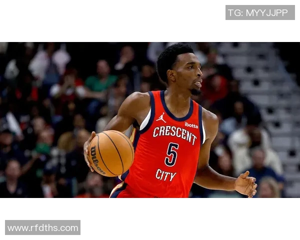 赫伯特琼斯如何在篮球场上展现出色的领导力与团队精神 赫伯特琼斯如何在篮球场上展现出色的领导力与团队精神