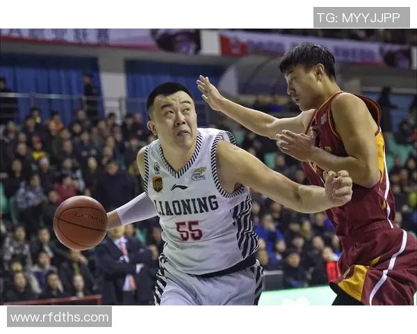 韩德君的篮球生涯回顾与成就分析：从青涩新星到CBA传奇巨星的蜕变之路