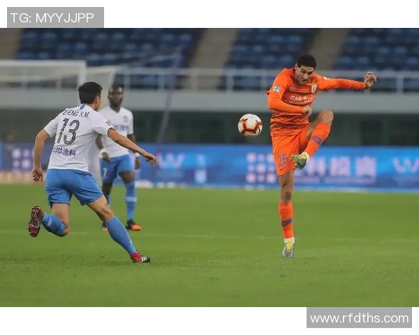 鲁能与泰达激战正酣现场直播全程回顾与精彩瞬间分析 鲁能与泰达激战正酣现场直播全程回顾与精彩瞬间分析