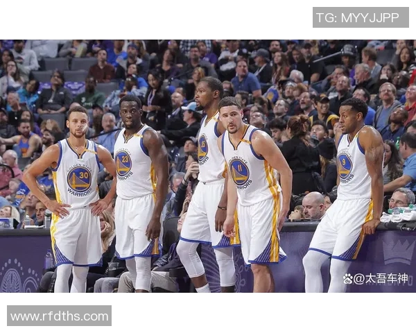 2015年NBA勇士与魔术精彩对决回顾及赛后分析