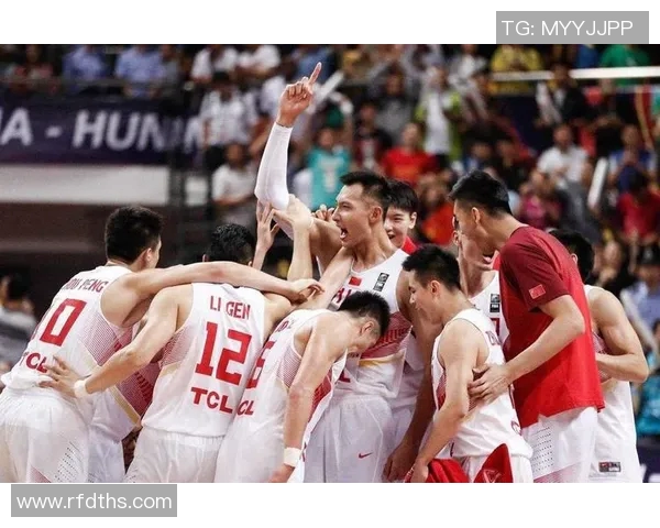 艾维斯与波尔图激战正酣比分悬念引发球迷热议