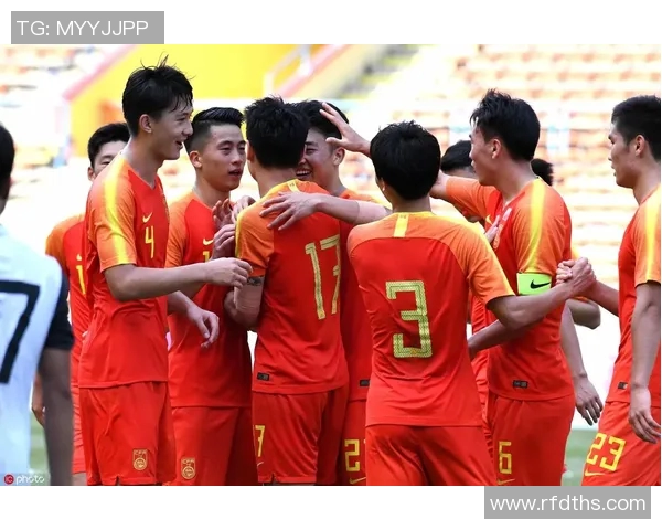 中国国奥队迎战老挝国奥队全力争胜展现青春风采 中国国奥队迎战老挝国奥队全力争胜展现青春风采