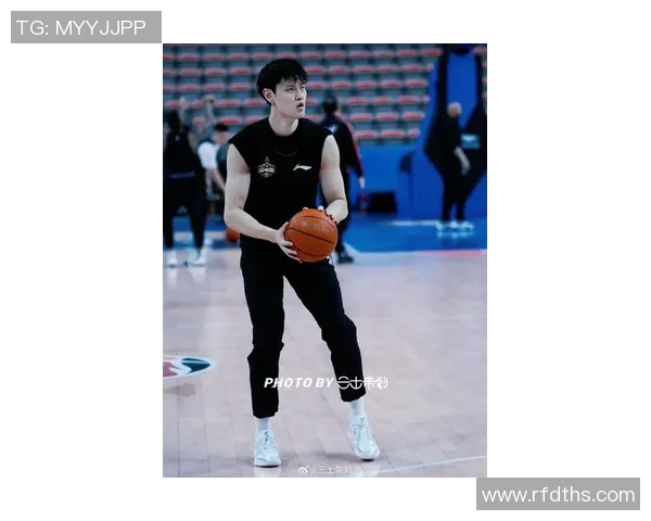 曾凡博的篮球之路:从青涩少年到职业球员的成长历程与挑战