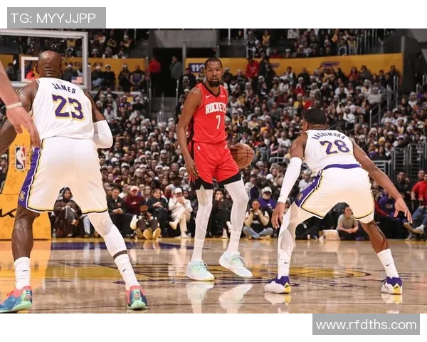 篮网与湖人上海赛季对决阵容分析及球员表现展望